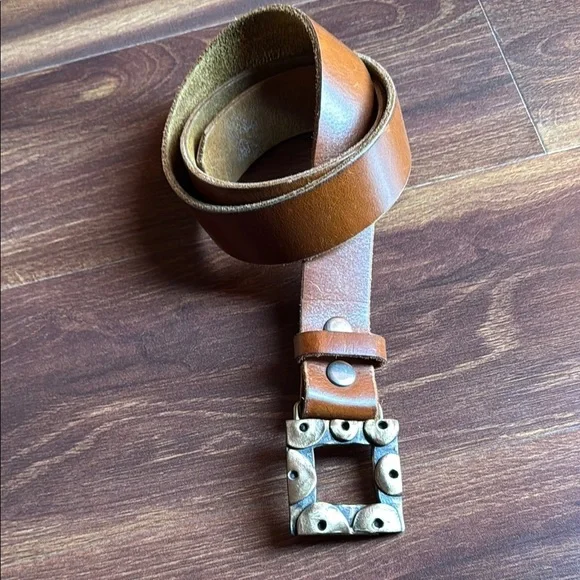 Brown Leather Belt with Metal Buckle - Picture 1 of 8